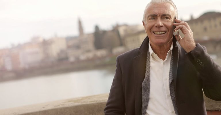 10 Best Cell Phones for Seniors: Top Picks with Health Features and Easy Use