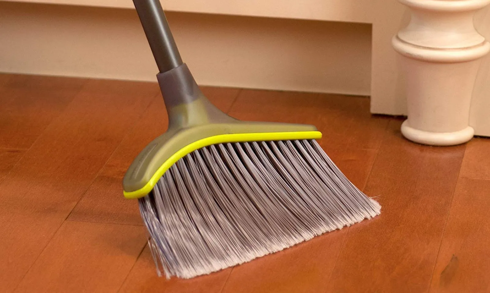 10 Best Brooms for Wood Floors in 2024: Top Products for a Pristine Clean