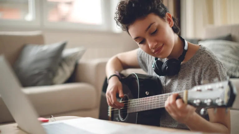 10 Best Online Guitar Lessons of 2024: Unlock Your Musical Potential