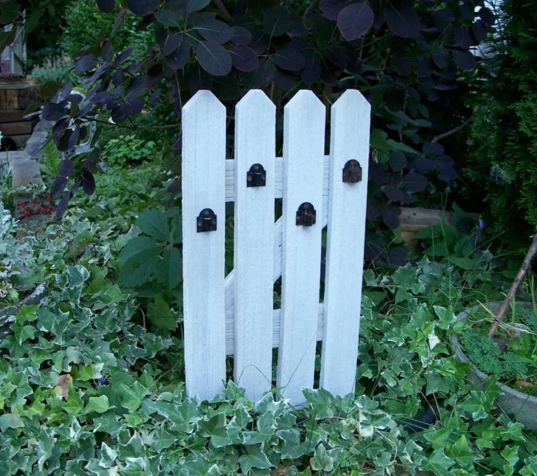 10 Best White Picket Fence Products for Your 2024 Garden Decor