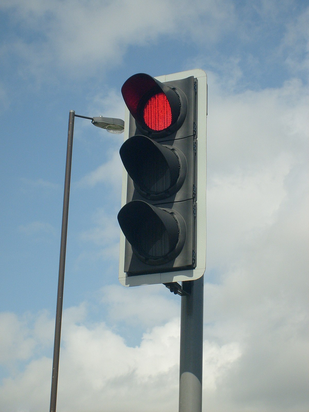 10 Best Traffic Lights for Safe and Efficient Road Management in 2024