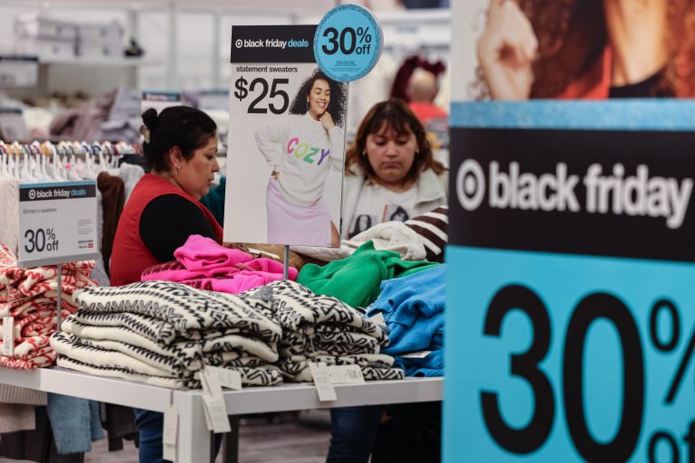 Best Black Friday Apparel Deals to Grab in 2024: Shop the Best Products!