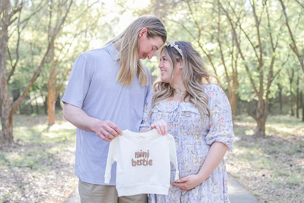 10 Best Maternity Photoshoot Dresses for Stunning 2024 Memories