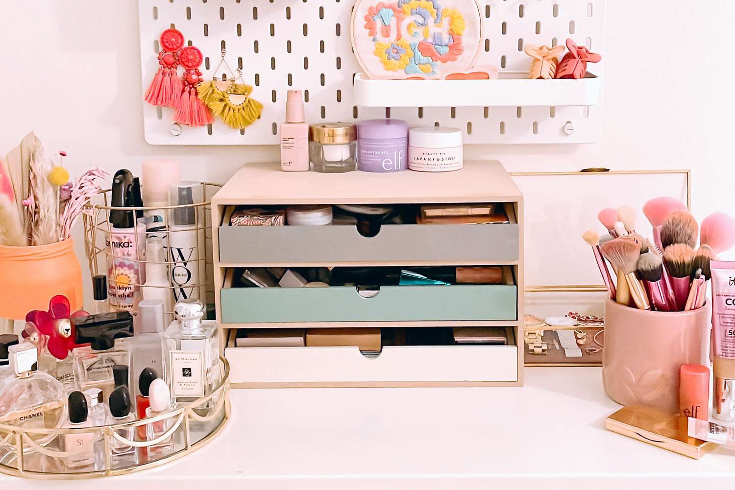10 Best Makeup Organizers for 2024: Top Products to Keep You Stylish! 10 Best Makeup Organizers for 2024: Top Products to Keep You Stylish!