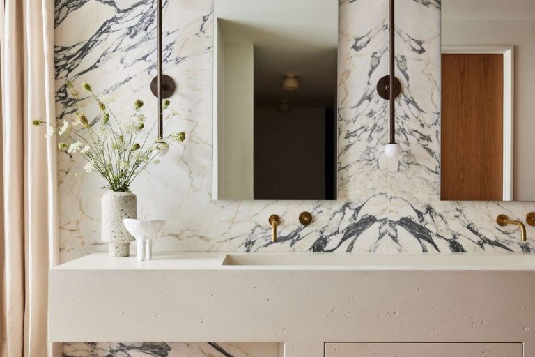 10 Best Bathroom Decor Ideas for a Stunning 2024 Makeover
